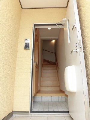 【玄関】 | サンリットＡ | ゆったりとした玄関です
