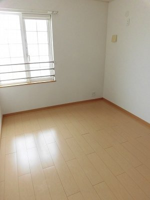 【内装】 | サンリットＡ | 明るい色調の室内です