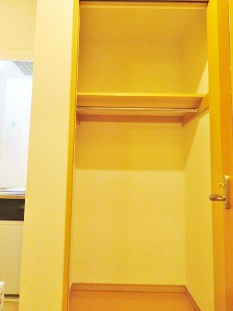 ビルトモア西新宿の収納|こまごまとしたものを収納できそうですね