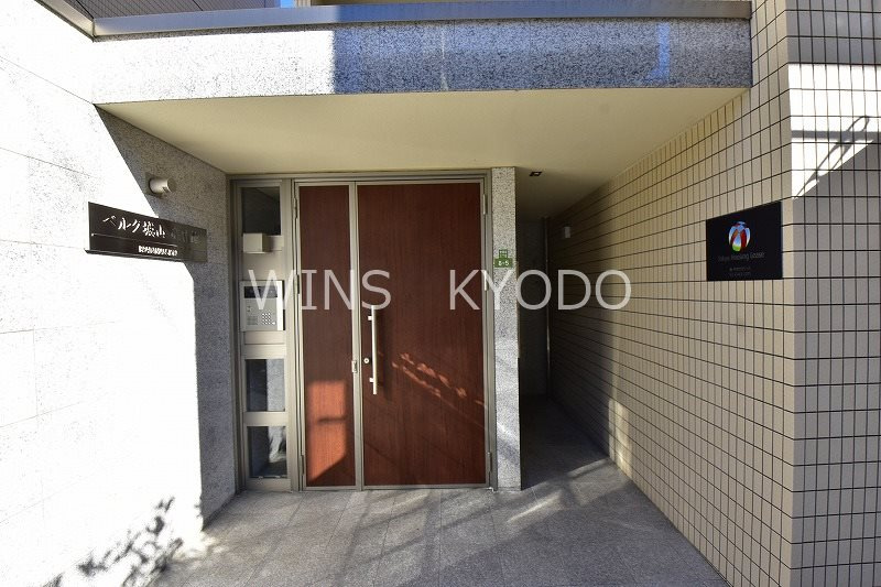 世田谷区世田谷３丁目の賃貸マンションのエントランス|安心・安全のオートロック