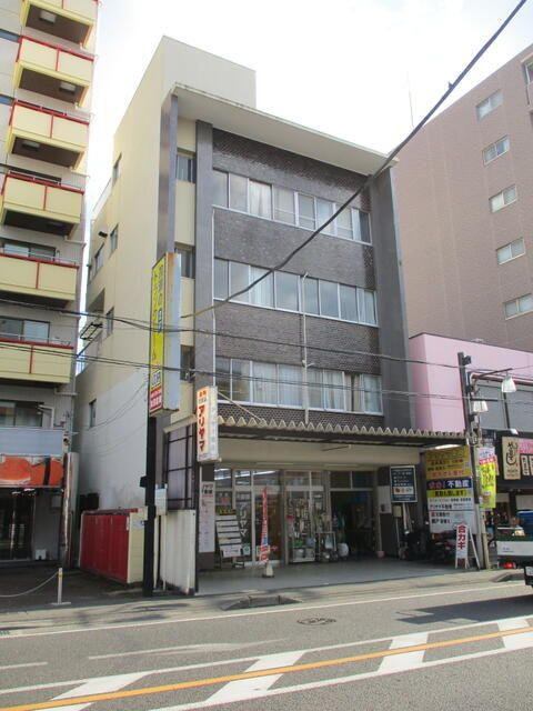 有山ビルの外観