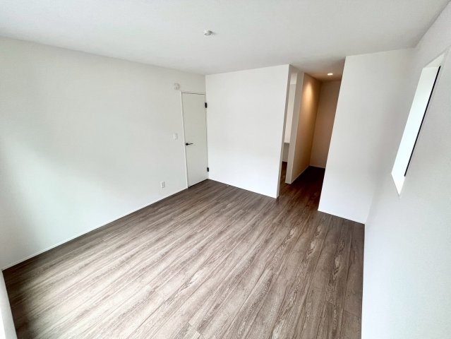 【仲介手数料無料】ふじみ野市新駒林4期―新築分譲住宅―限定2棟の洋室|全室2面採光、やさしい光と静けさが、自然な眠りへと導いてくれる、住まいの“癒しの核”です。