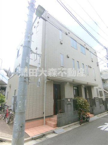 Ｓ・ソレイユの外観|2010年12月築　鉄骨造地上3階建て総戸数5戸　東京都大田区大森西3丁目　
京急本線大森町駅徒歩1分、京急本線平和島駅徒歩10分