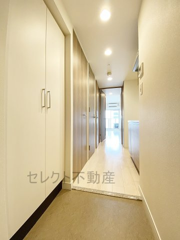 プレサンス錦ラウムの玄関
