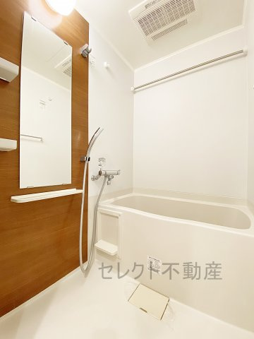 プレサンス錦ラウムの浴室