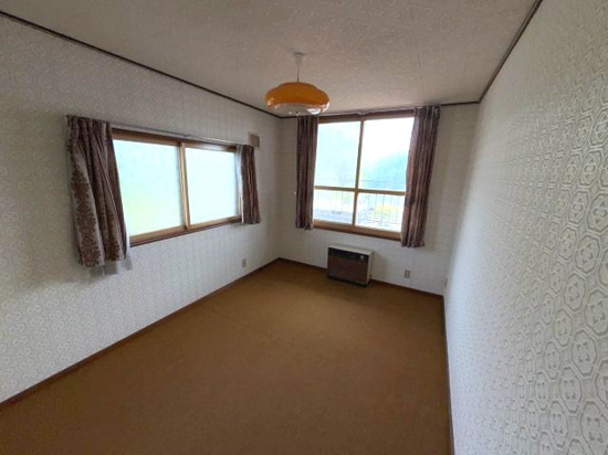 網走郡美幌町字美富６０番地６　中古売家の洋室