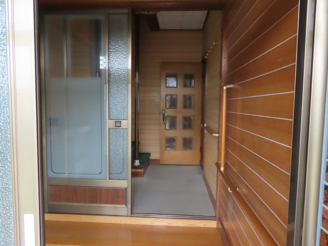 網走郡美幌町字美富６０番地６　中古売家の玄関