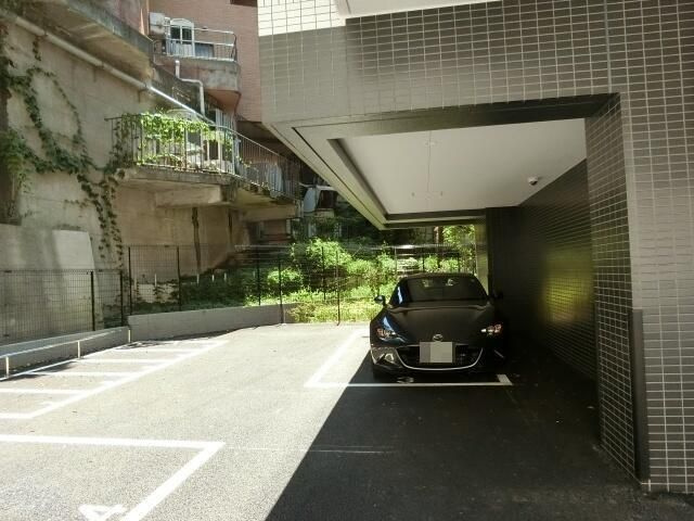 ＡＸＡＳレジデンス目黒東の駐車場