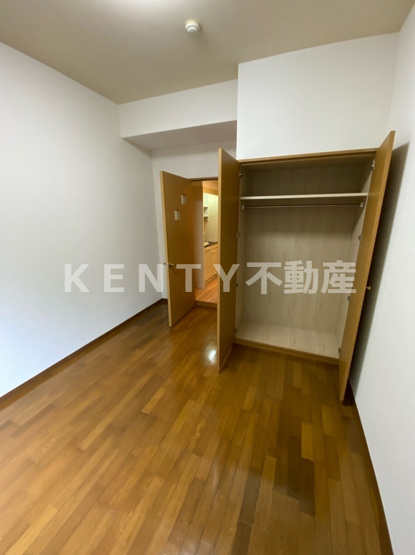 【寝室】 | ロイヤルアメニティー南馬込 | 落ち着いて過ごせるお部屋なので、寝室にいかがでしょうか