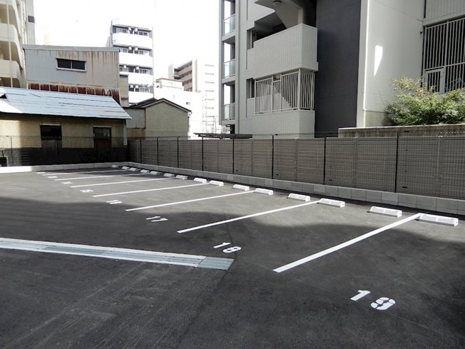 【駐車場】