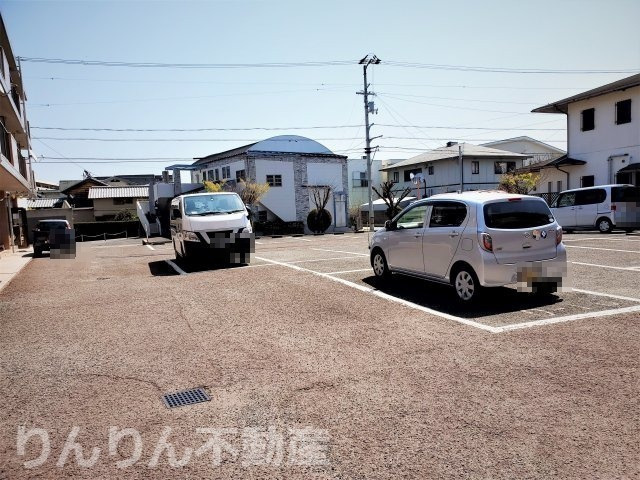 【駐車場】 | アマ・デトワールⅠ | 駐車場があるので、車を買う予定の方も安心です