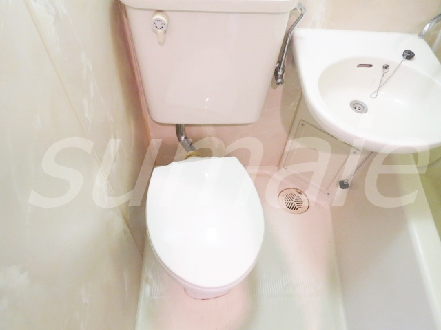 ライオンズマンション西が丘南のトイレ|3点ユニットバスのトイレです☆
