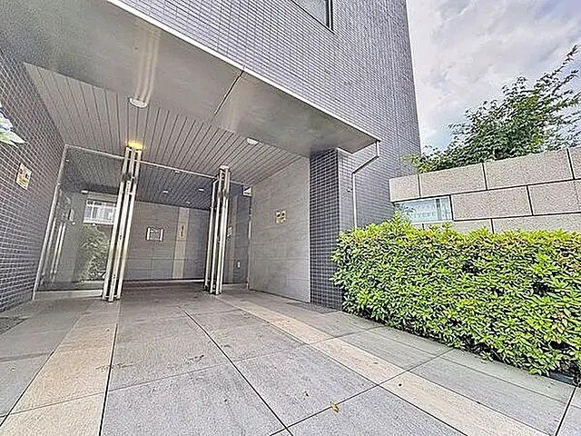サンクレイドル西新井ヴィヴァーレのエントランス|サンクレイドル西新井ヴィヴァーレ：オートロック付きマンションです！