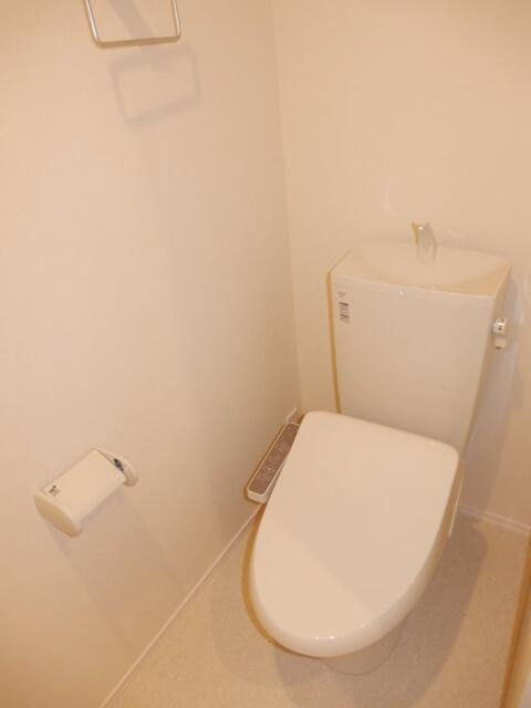 アルム西新宿のトイレ|コンパクトで使いやすいトイレです