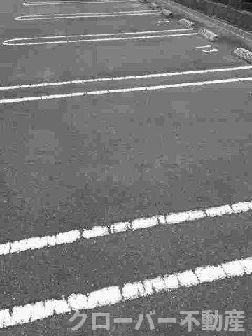 ヌーベル・シャトウＧの駐車場