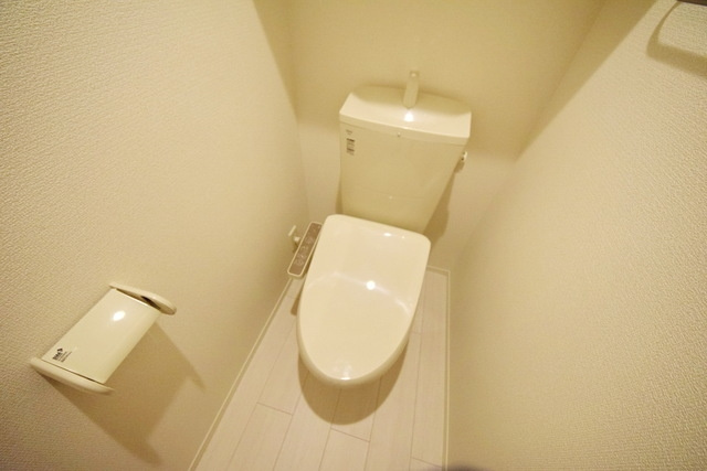 【トイレ】 | Poco a Poco | シンプルで使いやすいトイレです（写真は別部屋のものです）