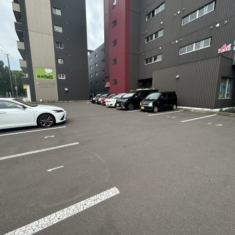 第１０ハトヤビルの駐車場