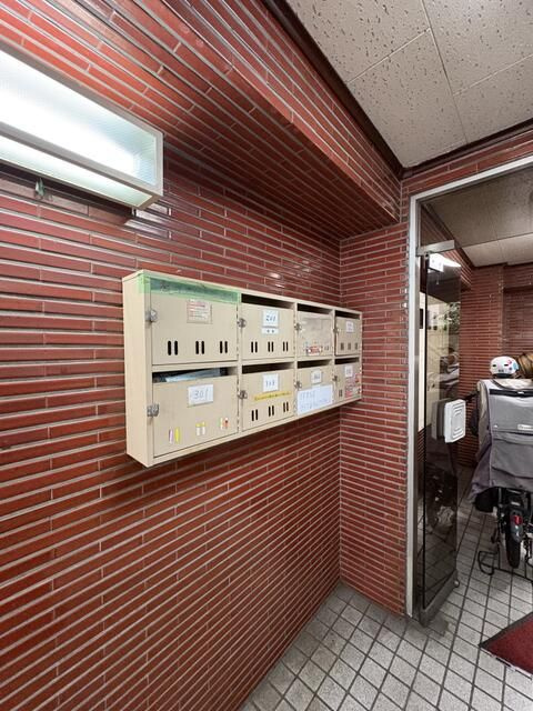 川口ビルのエントランス