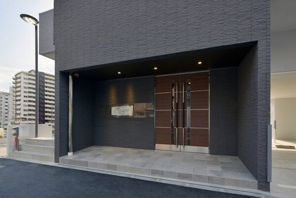 パルティール金山のエントランス|清潔なエントランスです