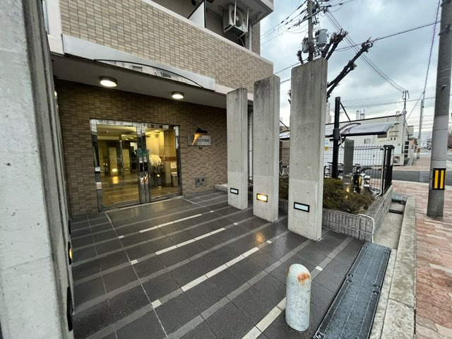 【エントランス】