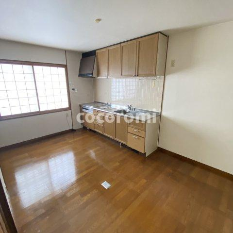 寝屋川市清水町戸建の居間・リビング