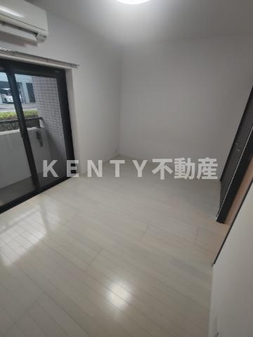 【洋室】 | Ｒｉｓｉｎｇ　Ｐｌａｃｅ大森二番館 | 落ち着いた色調の洋室です
