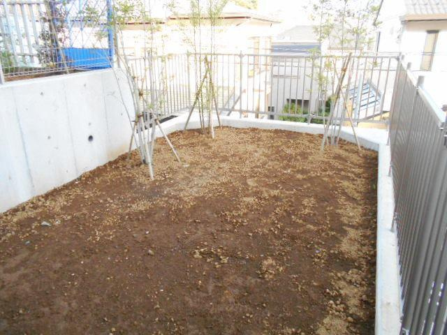 三室大古里緑地住宅　F号棟の庭