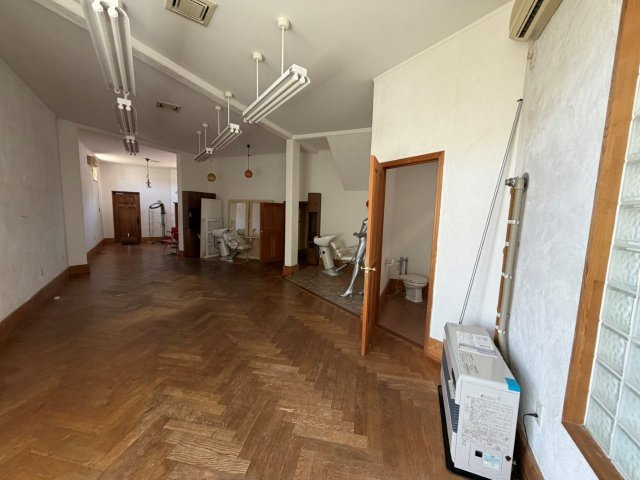 北見市北斗町３丁目１番地１１　住宅兼店舗の内装