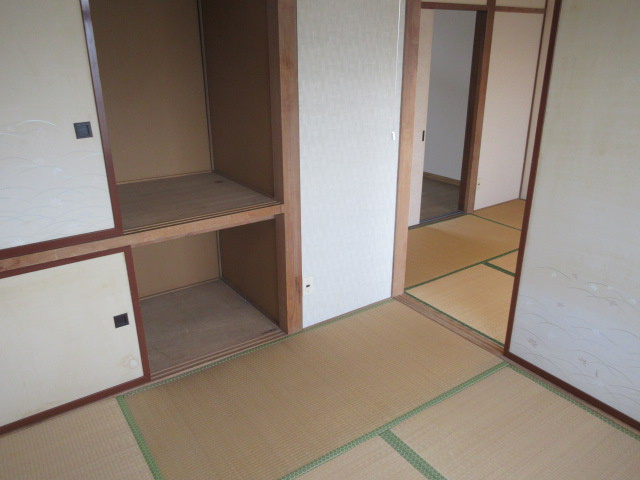 川原井マンションの収納