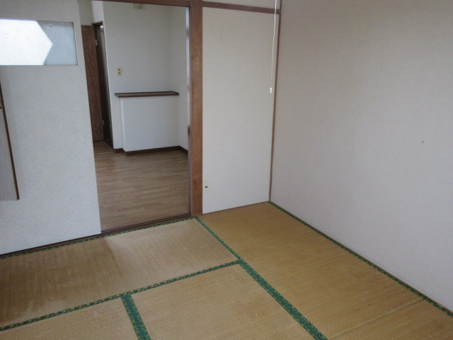 川原井マンションの和室