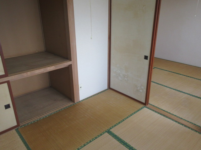 川原井マンションの和室