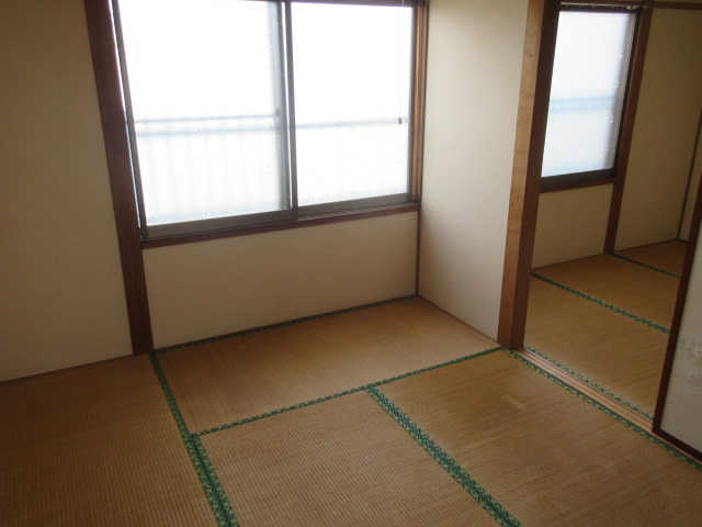 川原井マンションの和室