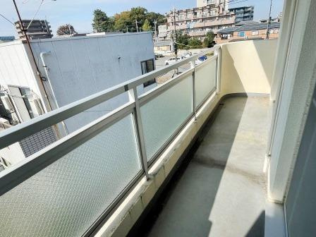 リアライズ中浦和のバルコニー