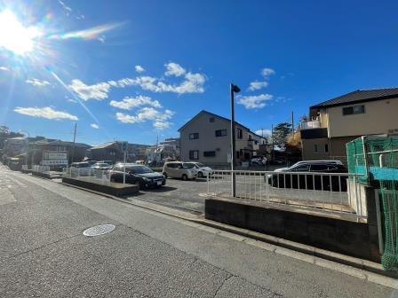 リアライズ中浦和の駐車場