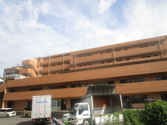 山王森タウンビル（横浜市神奈川区三枚町108-7）貸倉庫・事務所