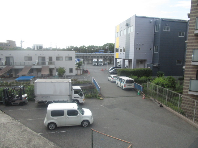 山王森タウンビル（横浜市神奈川区三枚町108-7）貸倉庫・事務所の周辺