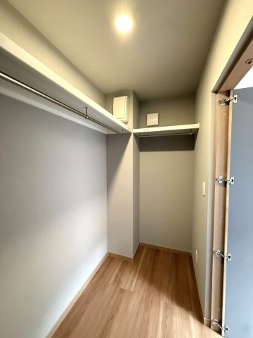 川北5条1丁目の収納|ウォークインクローゼット完備！