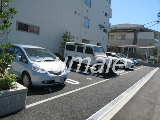 グランコール志茂の駐車場|７台　駐車場あります☆