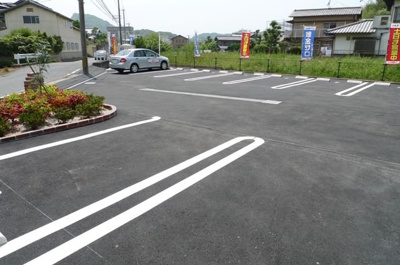 【駐車場】 | ファミール　メゾン | 駐車場完備です