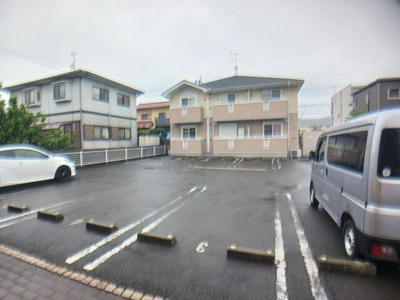 【駐車場】 | フェイバースターＡ | 駐車場に車を止められます