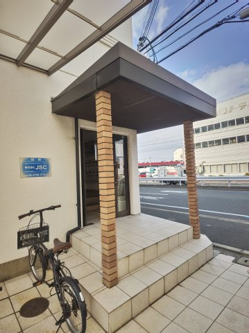 寝屋川スカイハイツのエントランス