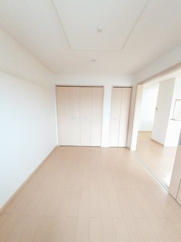 プレミアシャープの内装|明るい色調の室内です