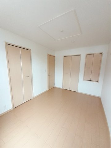 プレミアシャープの内装|明るい色調の室内です