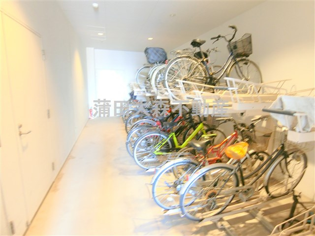 グランシャリオのその他共用部分|屋根付きの駐輪場