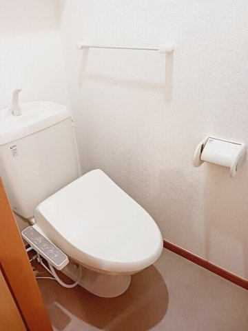 【賃貸アパート】サンパティークⅢのトイレ|ゆったりとした空間のトイレです