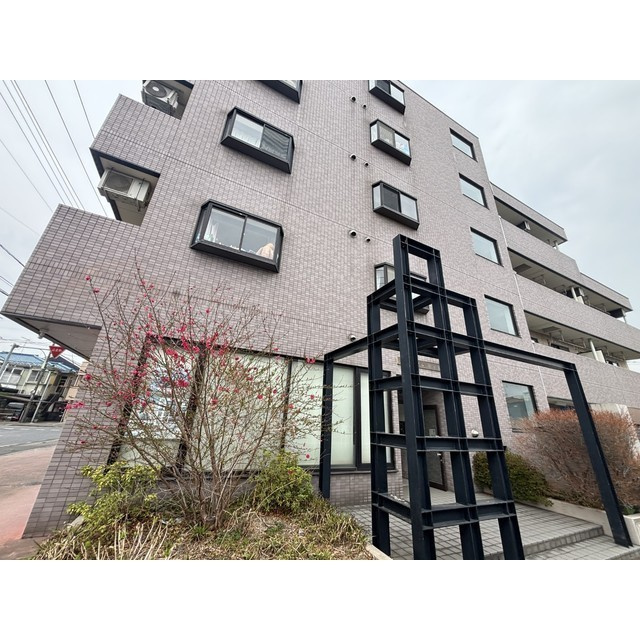 【賃貸マンション】クリスタル松ヶ丘の外観