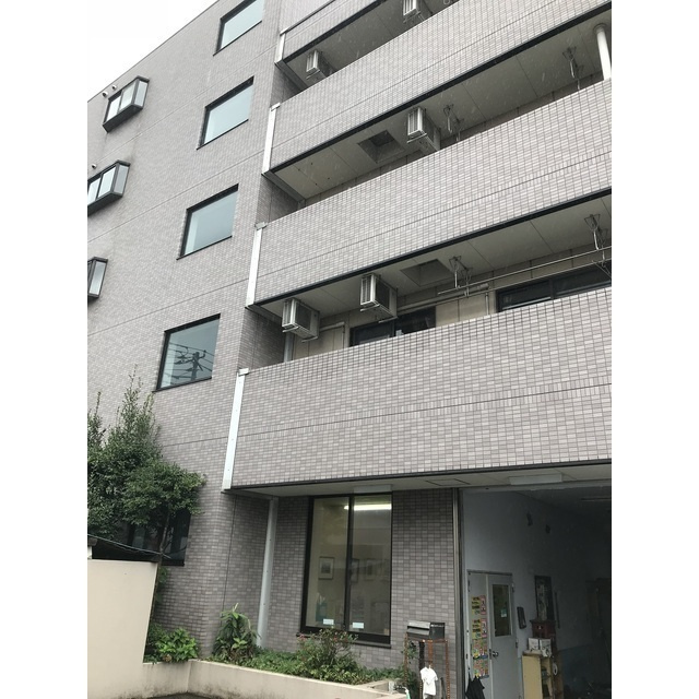 【賃貸マンション】クリスタル松ヶ丘の外観