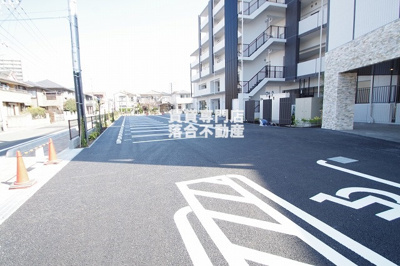 【駐車場】 | アベリア | 敷地内駐車場完備