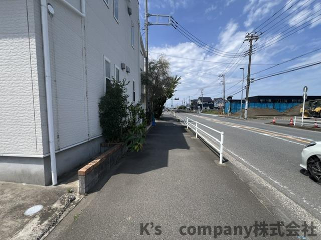 ◎茅ヶ崎市中島　中古戸建の前面道路含む現地写真