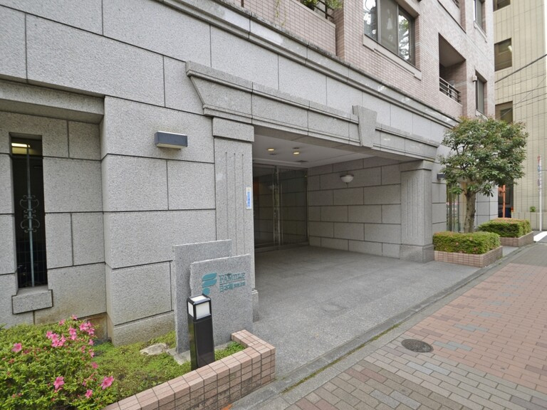 ファミール日本橋浜町公園（8階部分）／仲介手数料無料／新規フルリノベーションのエントランス